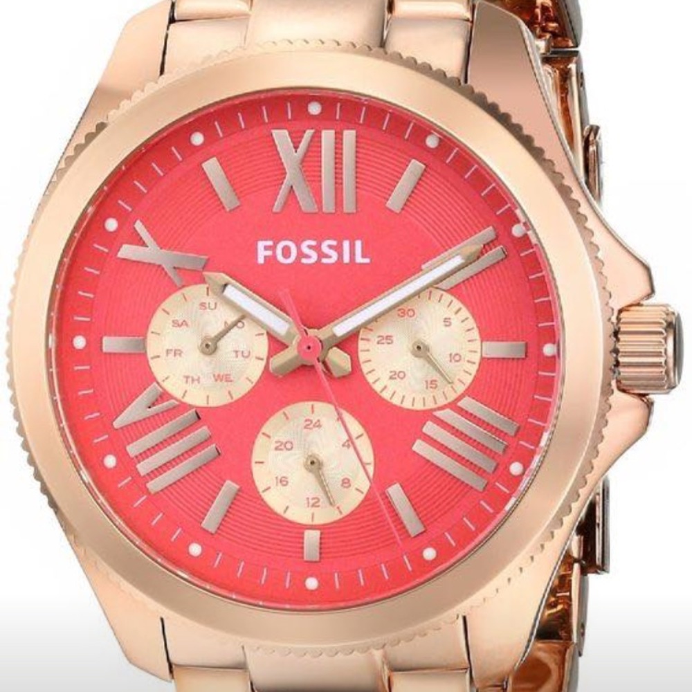 Women’s rose gold fossil watch